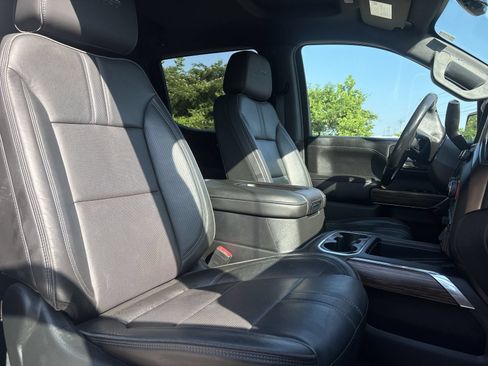 Used 2020 Chevrolet Silverado 1500 High Country w/ Technology Package AWD/4WD image 26