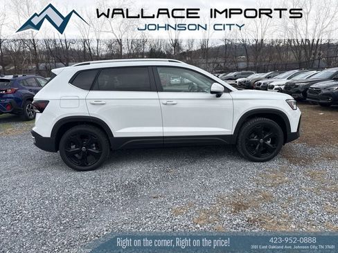 New 2026 Volkswagen Taos SEL image 1