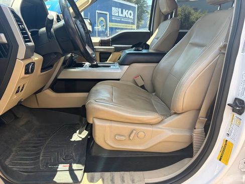 Used 2017 Ford F150 Lariat w/ FX4 Off-Road Package AWD/4WD image 9
