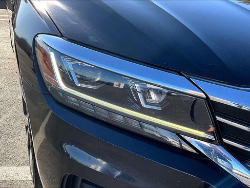 Used 2021 Volkswagen Passat 2.0T SE image 28