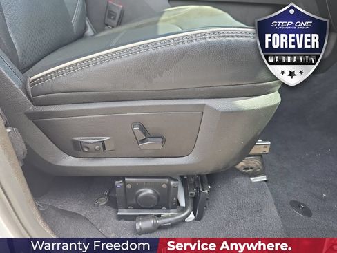 Used 2025 RAM 2500 Laramie AWD/4WD image 35