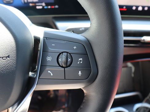 Used 2025 BMW X2 xDrive28i w/ Premium Package image 14