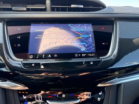 Used 2024 Cadillac XT6 Sport w/ Technology Package image 19