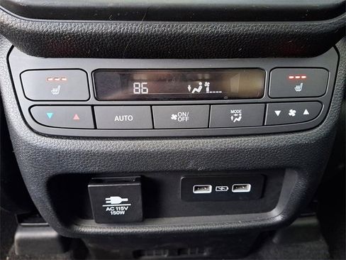 Used 2023 Honda Pilot Elite image 12