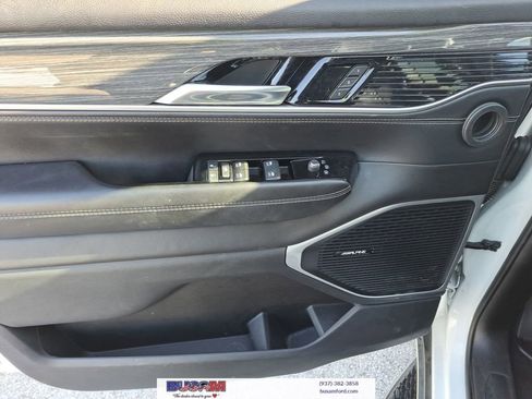 Used 2022 Jeep Wagoneer Series II image 12