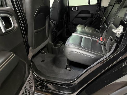 Used 2022 Jeep Wrangler Unlimited Sahara AWD/4WD image 47
