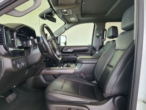 Used 2024 Chevrolet Silverado 2500 LTZ w/ LTZ Convenience Package AWD/4WD image 15