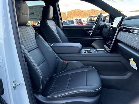 New 2025 GMC Sierra EV Denali image 28
