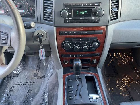Used 2005 Jeep Grand Cherokee Limited image 14