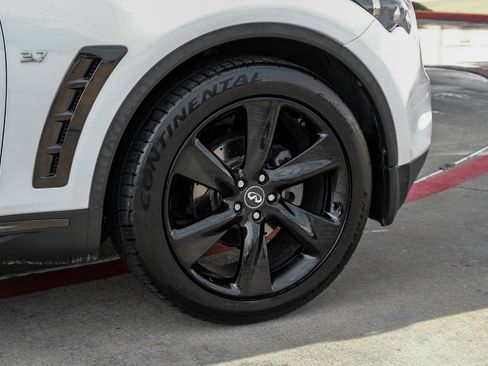 Used 2015 INFINITI QX70 2WD w/ Premium Package image 56