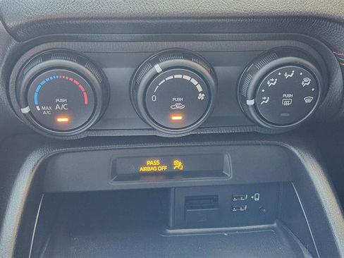 Used 2016 MAZDA MX-5 Miata Club image 14