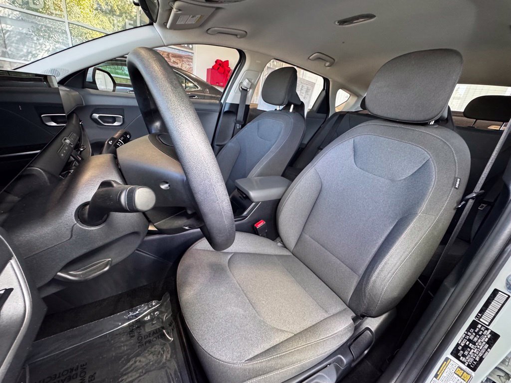 Used 2025 Kia K4 FWD image 19