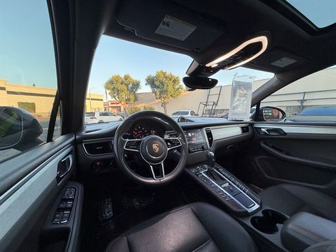 Used 2018 Porsche Macan GTS AWD/4WD image 35