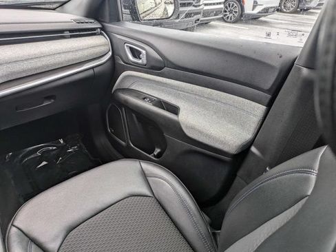 Used 2023 Jeep Compass Latitude w/ Sun and Sound Group AWD/4WD image 18