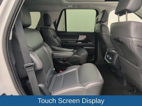 Used 2025 Ford Expedition Active RWD image 17