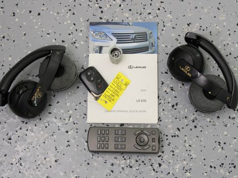 Used 2014 Lexus LX 570 4WD image 87