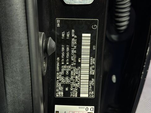 Used 2022 Toyota 4Runner SR5 AWD/4WD image 37