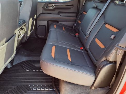 Used 2023 GMC Sierra 1500 AT4 w/ AT4 Premium Package image 9