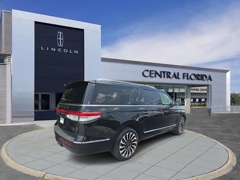 Certified 2022 Lincoln Navigator L Black Label AWD/4WD image 4