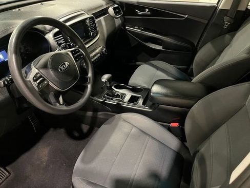 Used 2019 Kia Sorento AWD image 16