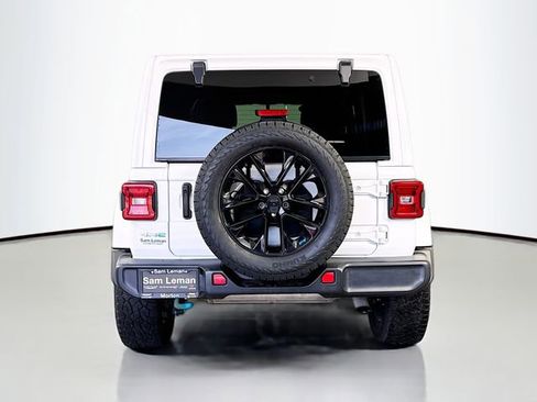 Used 2022 Jeep Wrangler Unlimited Sahara image 6