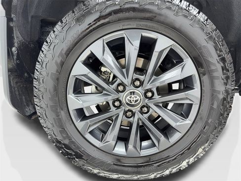 Used 2024 Toyota Land Cruiser image 49