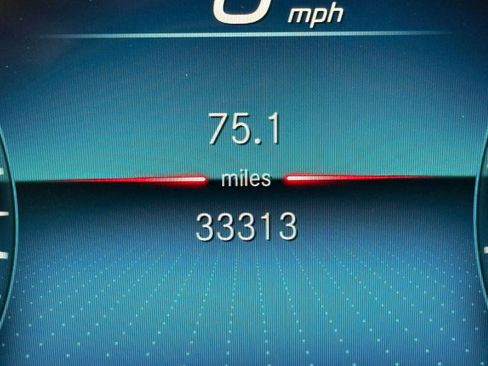 Used 2021 Mercedes-Benz GLE 350 4MATIC image 18