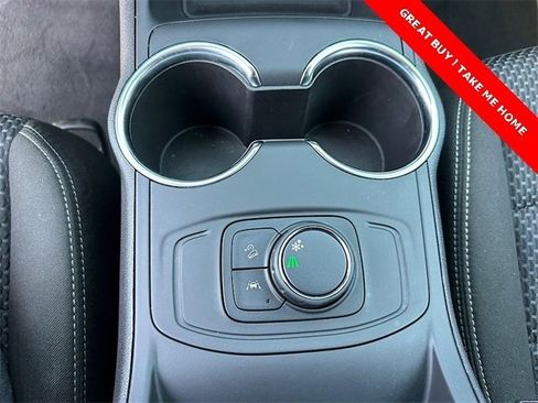 Used 2024 GMC Terrain SLE image 23