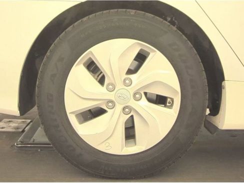 Used 2014 Hyundai Sonata Hybrid image 12