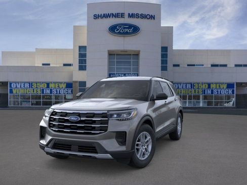New 2026 Ford Explorer Active AWD/4WD image 2