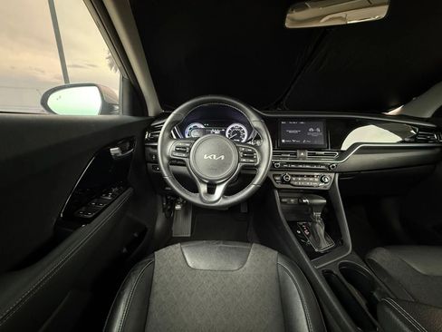 Used 2022 Kia Niro LXS image 29