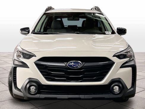 Used 2025 Subaru Outback Premium image 3