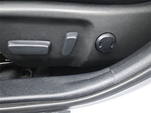 Used 2017 Toyota Camry SE image 33