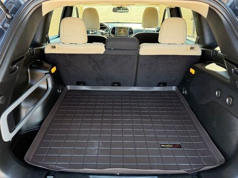 Used 2017 Jeep Cherokee 75th Anniversary image 13