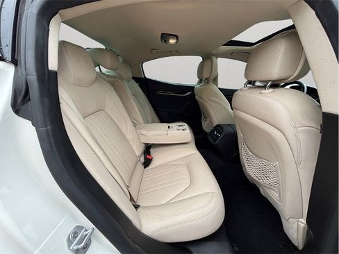 Used 2021 Maserati Ghibli S RWD image 36