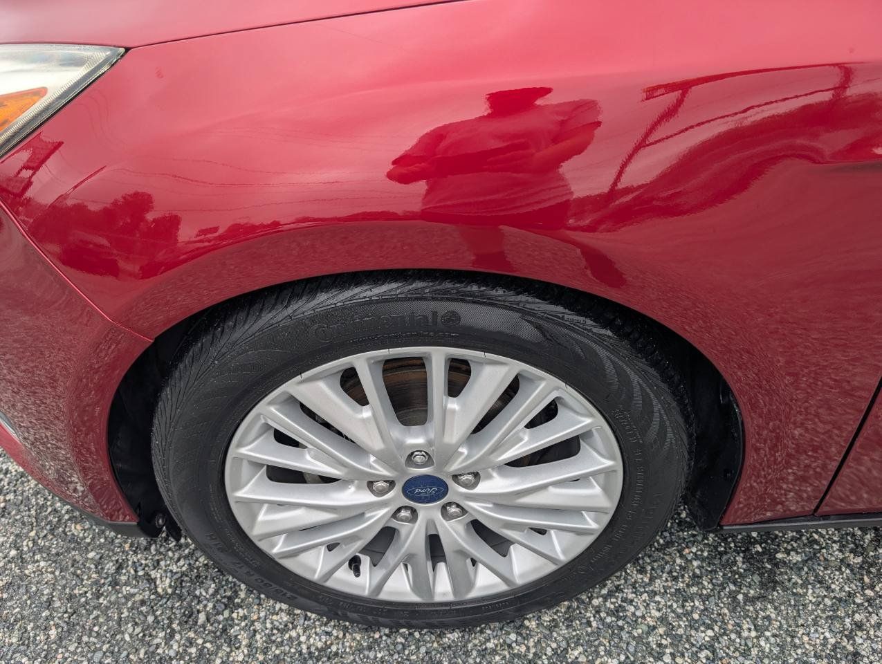 Used 2015 Ford Focus Titanium FWD image 12