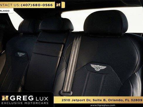 Used 2022 Bentley Bentayga AWD/4WD image 48