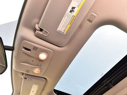 Used 2015 Chevrolet Traverse LT w/ Traveler's Package FWD image 19