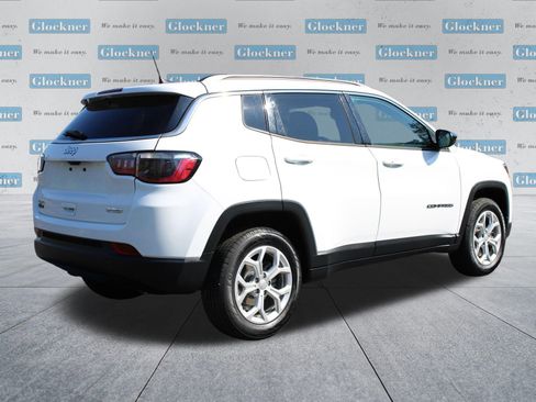 Used 2024 Jeep Compass Latitude AWD/4WD image 6