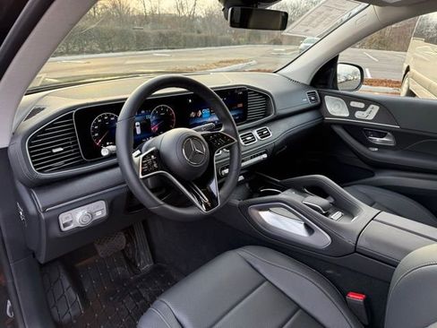 Certified 2026 Mercedes-Benz GLS 450 4MATIC image 11