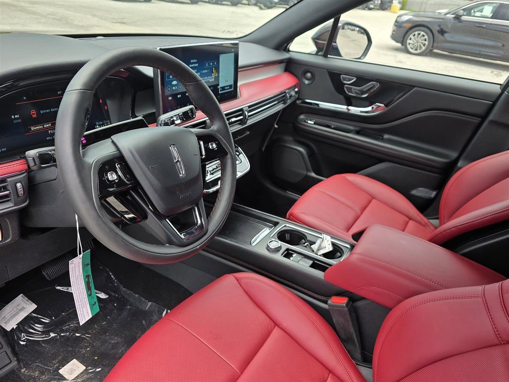 New 2025 Lincoln Corsair Grand Touring w/ Equipment Group 302A AWD/4WD image 17