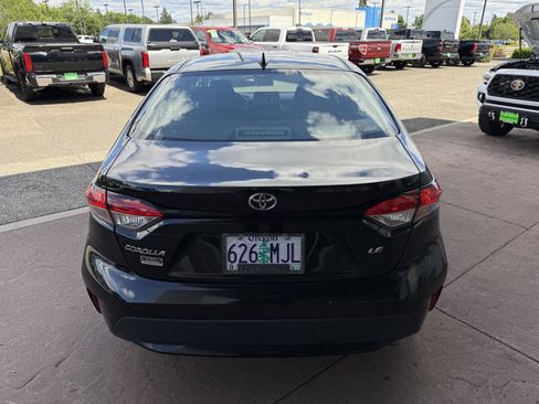 Used 2020 Toyota Corolla LE FWD image 5