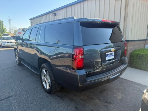 Used 2020 Chevrolet Suburban LT w/ Luxury Package AWD/4WD image 6
