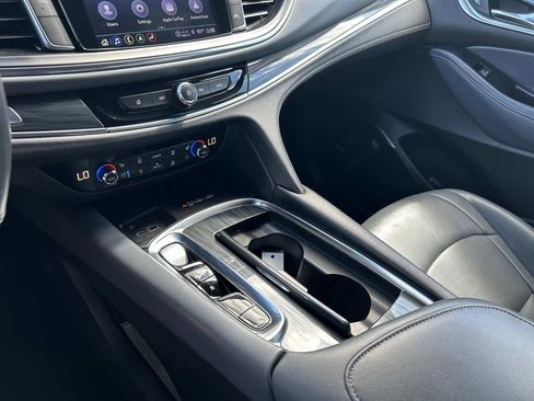 Used 2024 Buick Enclave Premium image 32