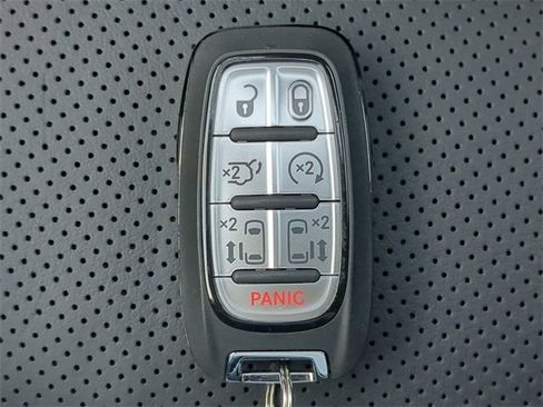 New 2026 Chrysler Pacifica Limited w/ Uconnect Theater Family Group image 41