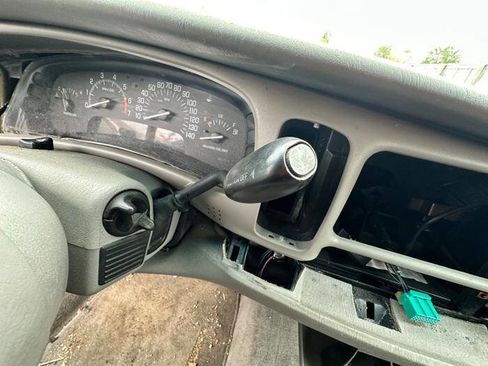 Used 2002 Buick Park Avenue Ultra w/ Gran Touring Pkg FWD image 37