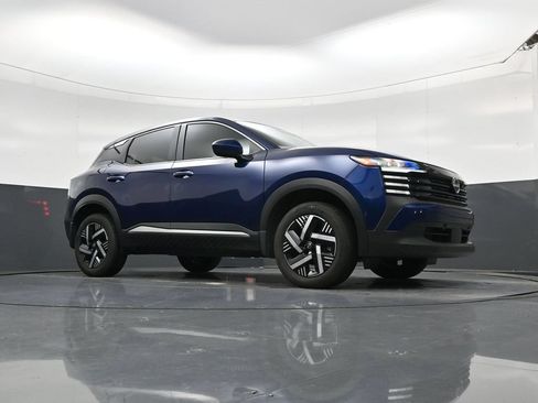 Used 2025 Nissan Kicks SV FWD image 19