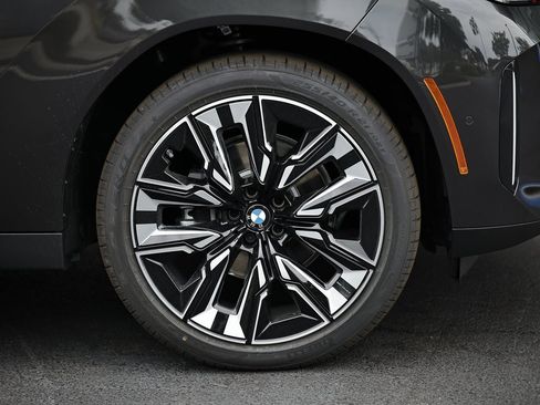 Used 2025 BMW X3 xDrive30i w/ Premium Package image 4