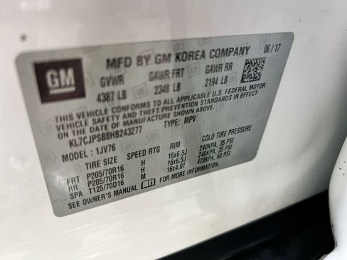 Used 2017 Chevrolet Trax LT w/ LT Convenience Package AWD/4WD image 27