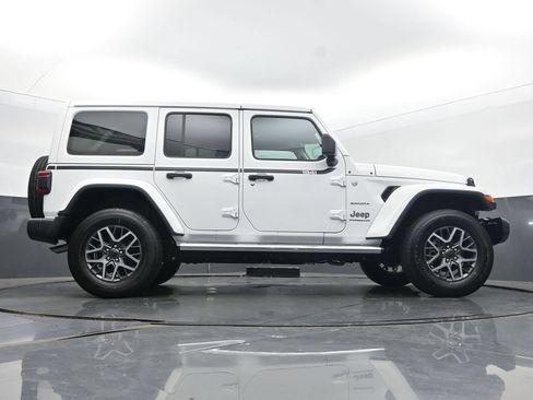 Used 2024 Jeep Wrangler Unlimited Sahara w/ Technology Group AWD/4WD image 55